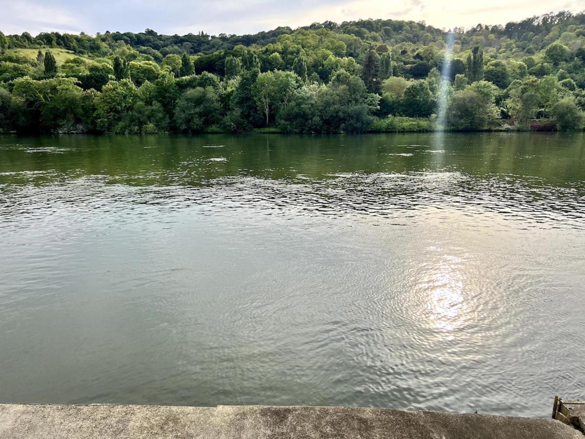 Charmant Chalet En Bord De Seine Saint-Pierre-du-Vauvray ภายนอก รูปภาพ