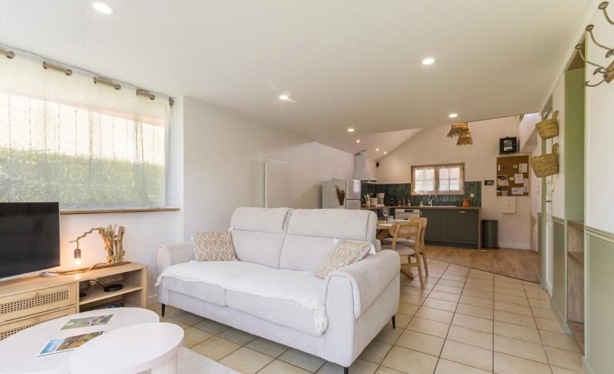Charmant Chalet En Bord De Seine Saint-Pierre-du-Vauvray ภายนอก รูปภาพ
