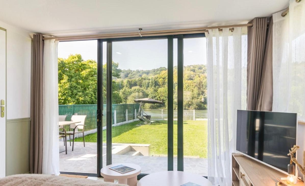 Charmant Chalet En Bord De Seine Saint-Pierre-du-Vauvray ภายนอก รูปภาพ